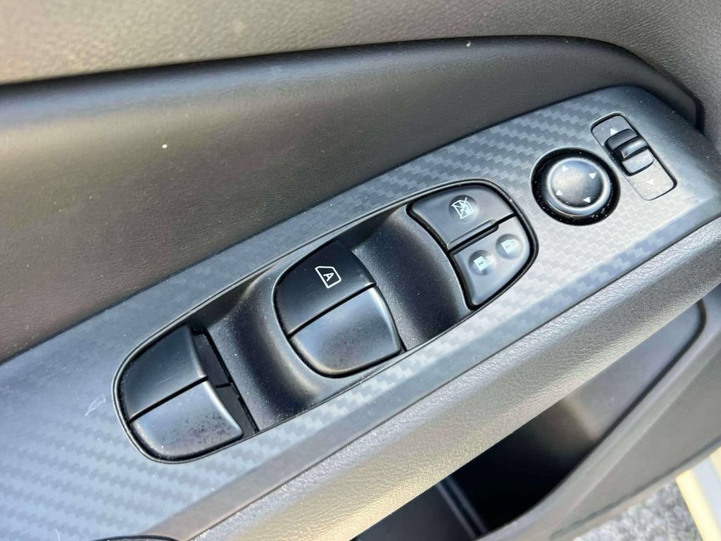 Used 2024 Nissan Altima 2.5 SV w/ SV Premium Package AWD/4WD image 18