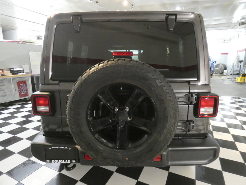 Used 2022 Jeep Wrangler Unlimited Sahara image 5