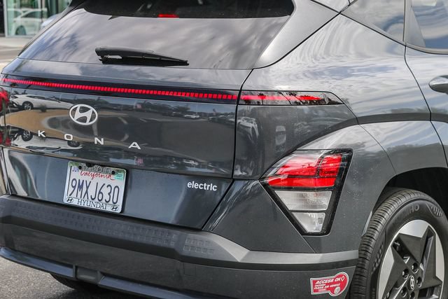 Certified 2024 Hyundai Kona SEL FWD image 11