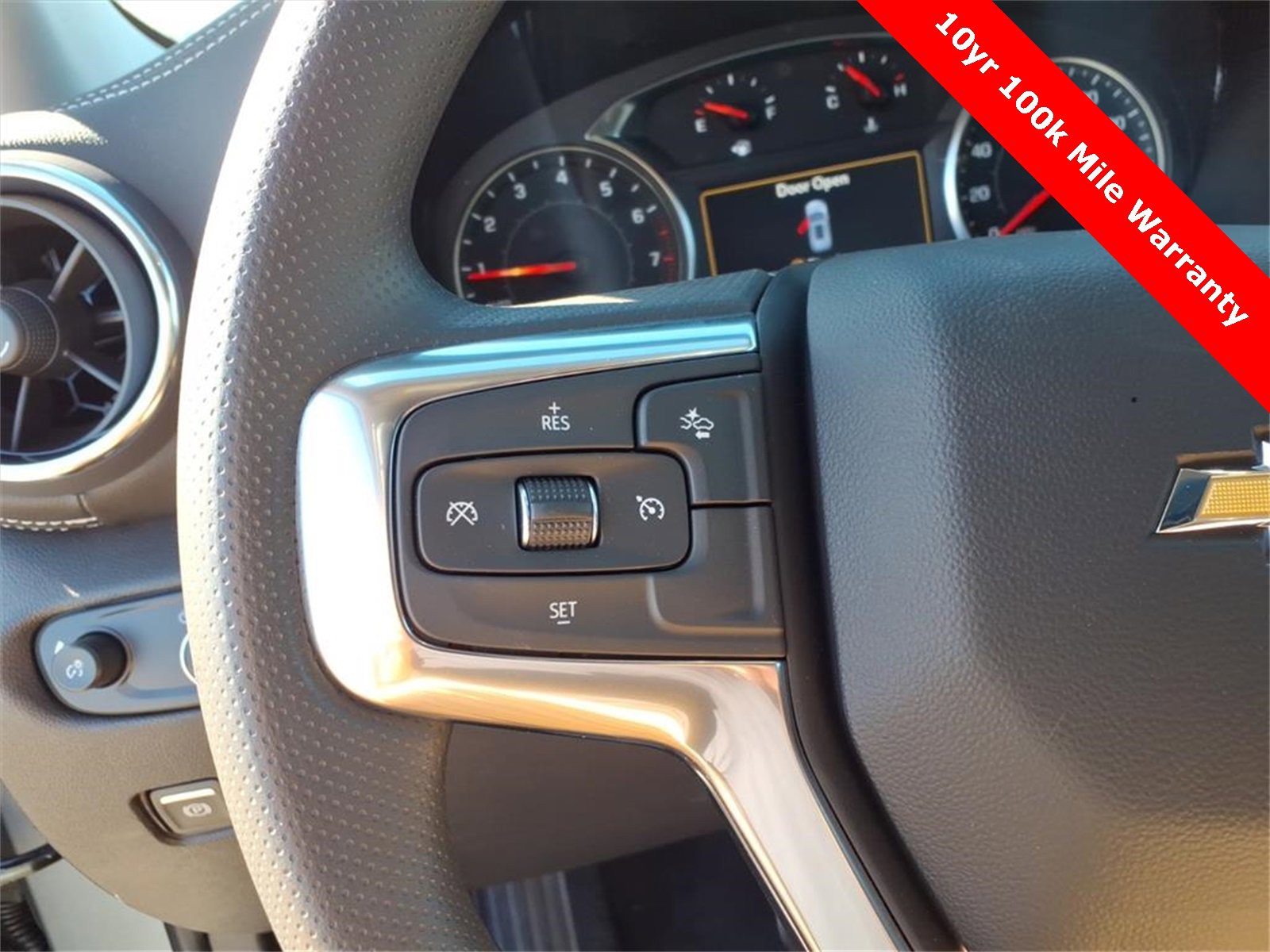 New 2025 Chevrolet Blazer LT w/ Midnight/Sport Edition image 23