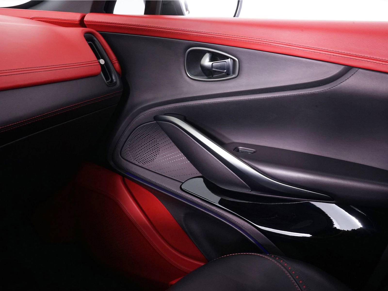 Used 2023 Aston Martin DBX 707 image 22