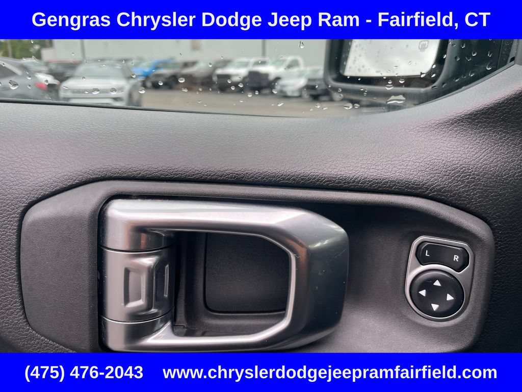Used 2024 Jeep Wrangler Unlimited AWD/4WD image 44
