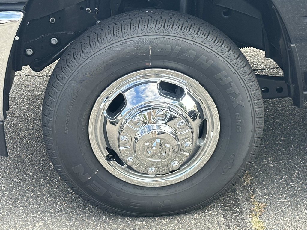 New 2026 RAM 3500 Tradesman AWD/4WD image 8
