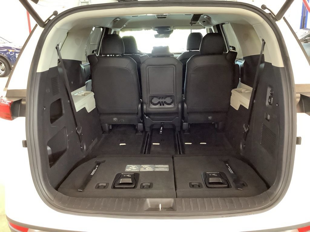 Certified 2024 Kia Carnival SX FWD image 27