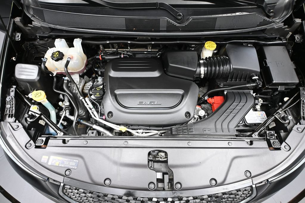Used 2024 Chrysler Pacifica Touring-L FWD image 40
