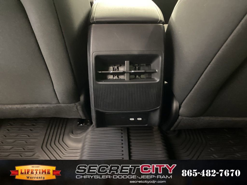 New 2026 Jeep Cherokee Laredo image 25