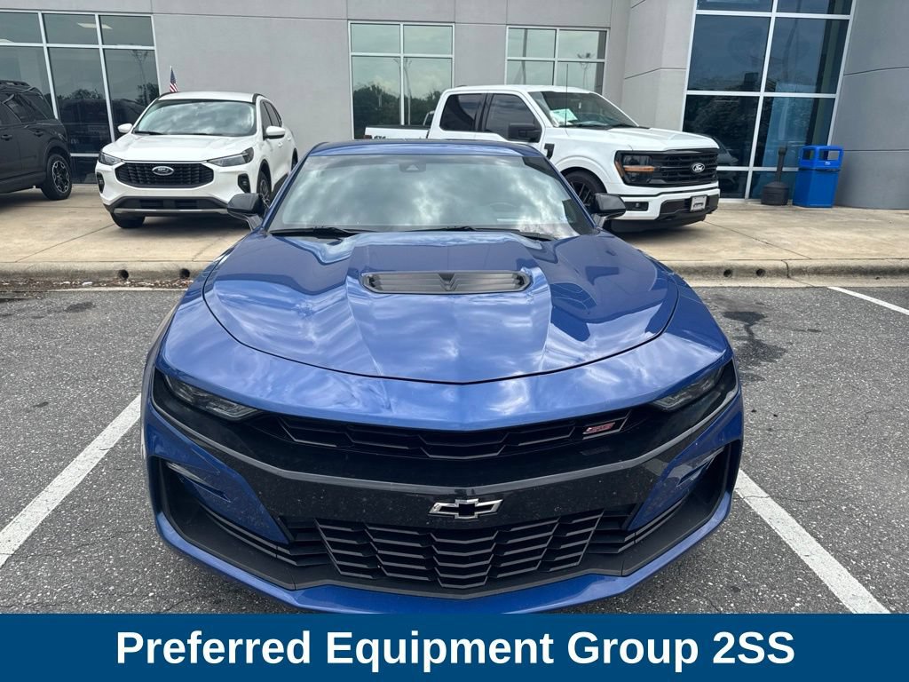 Used 2019 Chevrolet Camaro SS w/ Black Appearance Package RWD image 3
