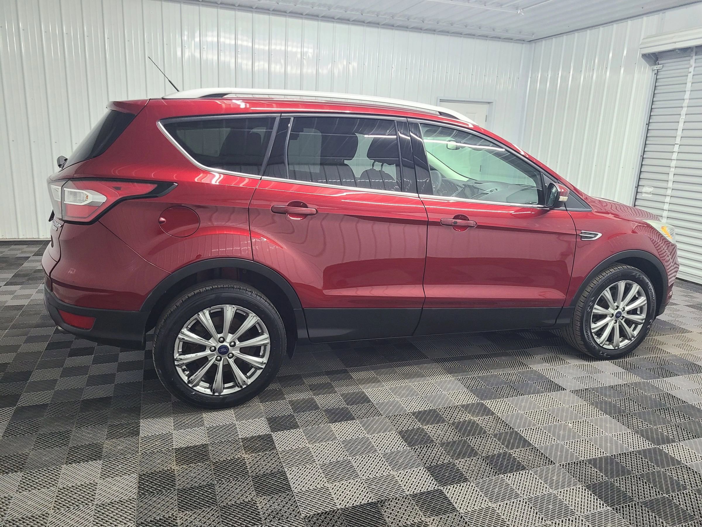 Used 2017 Ford Escape Titanium AWD/4WD image 12
