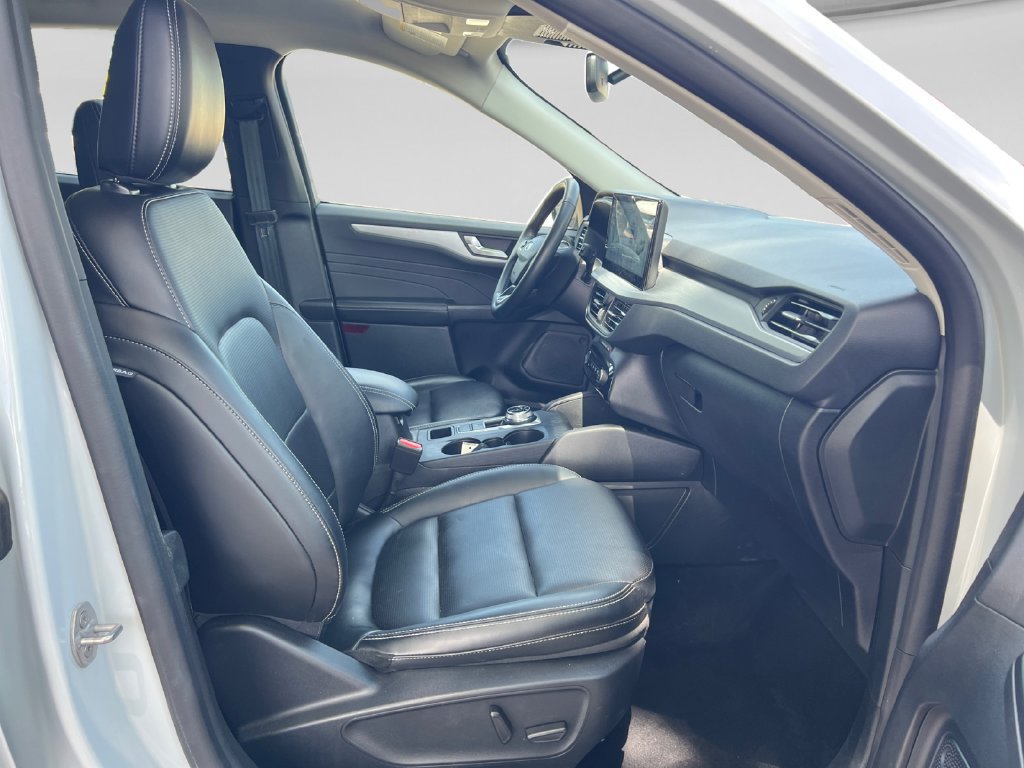 Used 2025 Ford Escape Platinum AWD/4WD image 13