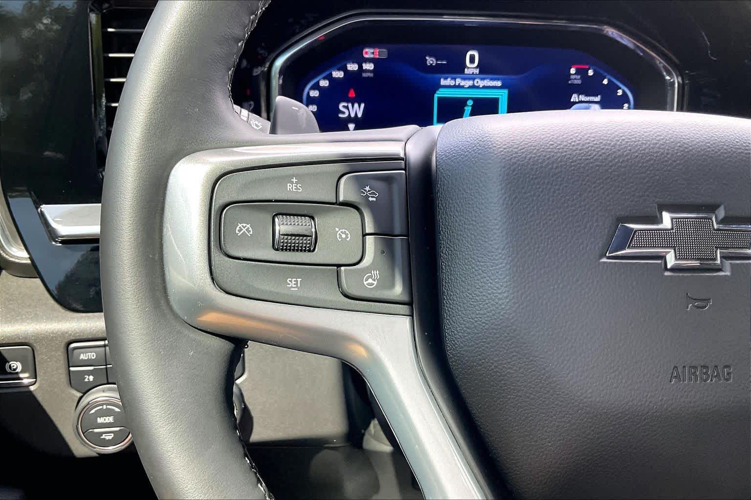 Used 2025 Chevrolet Silverado 1500 LT Trail Boss w/ Convenience Package II AWD/4WD image 18