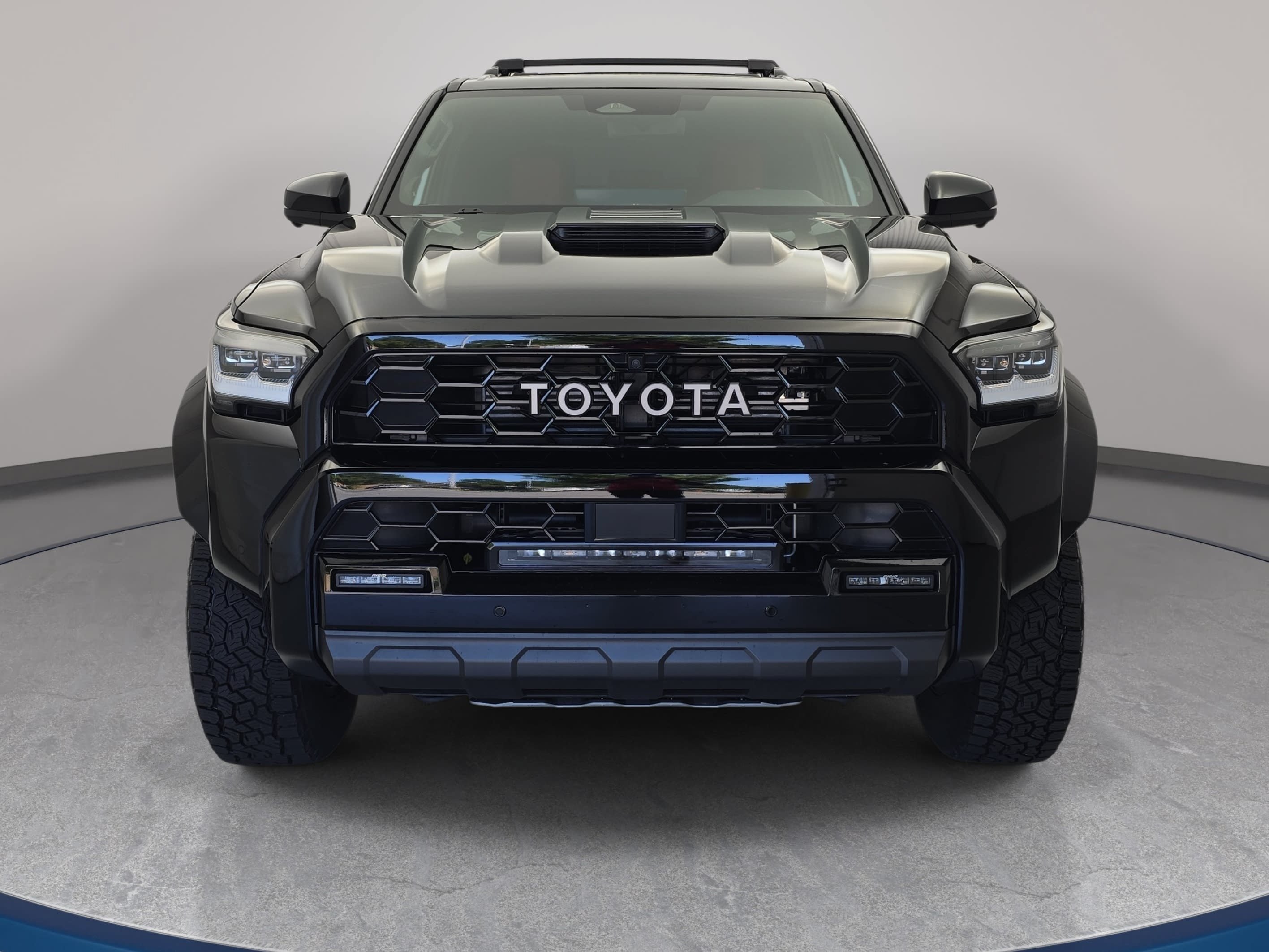 Used 2025 Toyota 4Runner TRD Pro AWD/4WD image 2