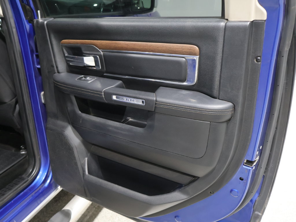 Used 2015 RAM 1500 Laramie w/ Convenience Group AWD/4WD image 23