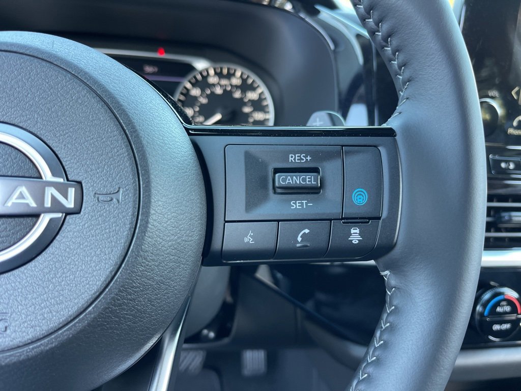 Used 2025 Nissan Pathfinder SL w/ Cargo Package image 15