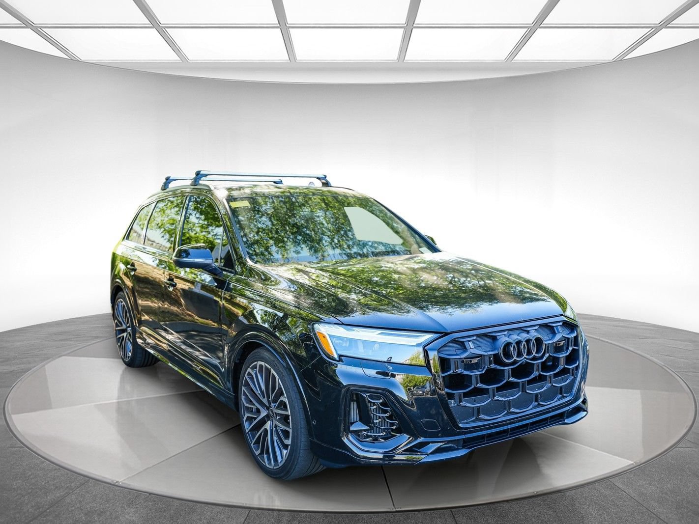 Used 2025 Audi SQ7 Premium Plus AWD/4WD image 2