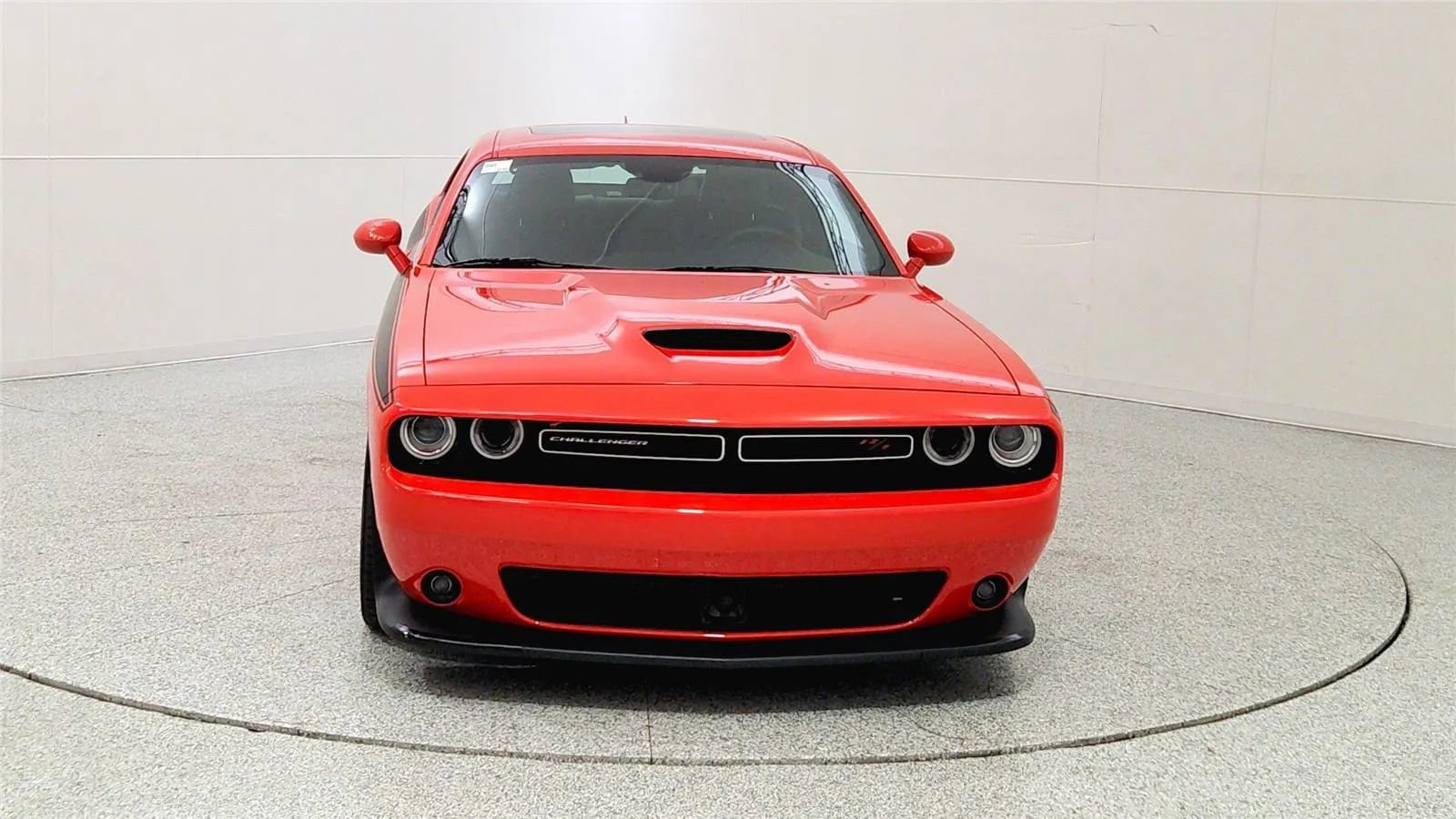 Used 2023 Dodge Challenger R/T w/ Plus Package image 2