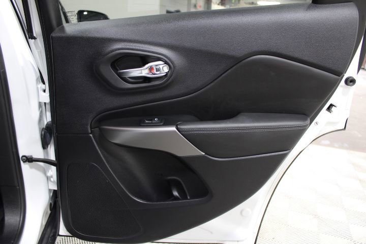 Used 2022 Jeep Cherokee Limited image 28