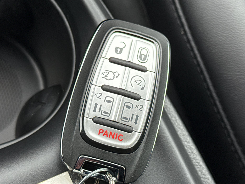 New 2026 Chrysler Pacifica Select FWD image 36