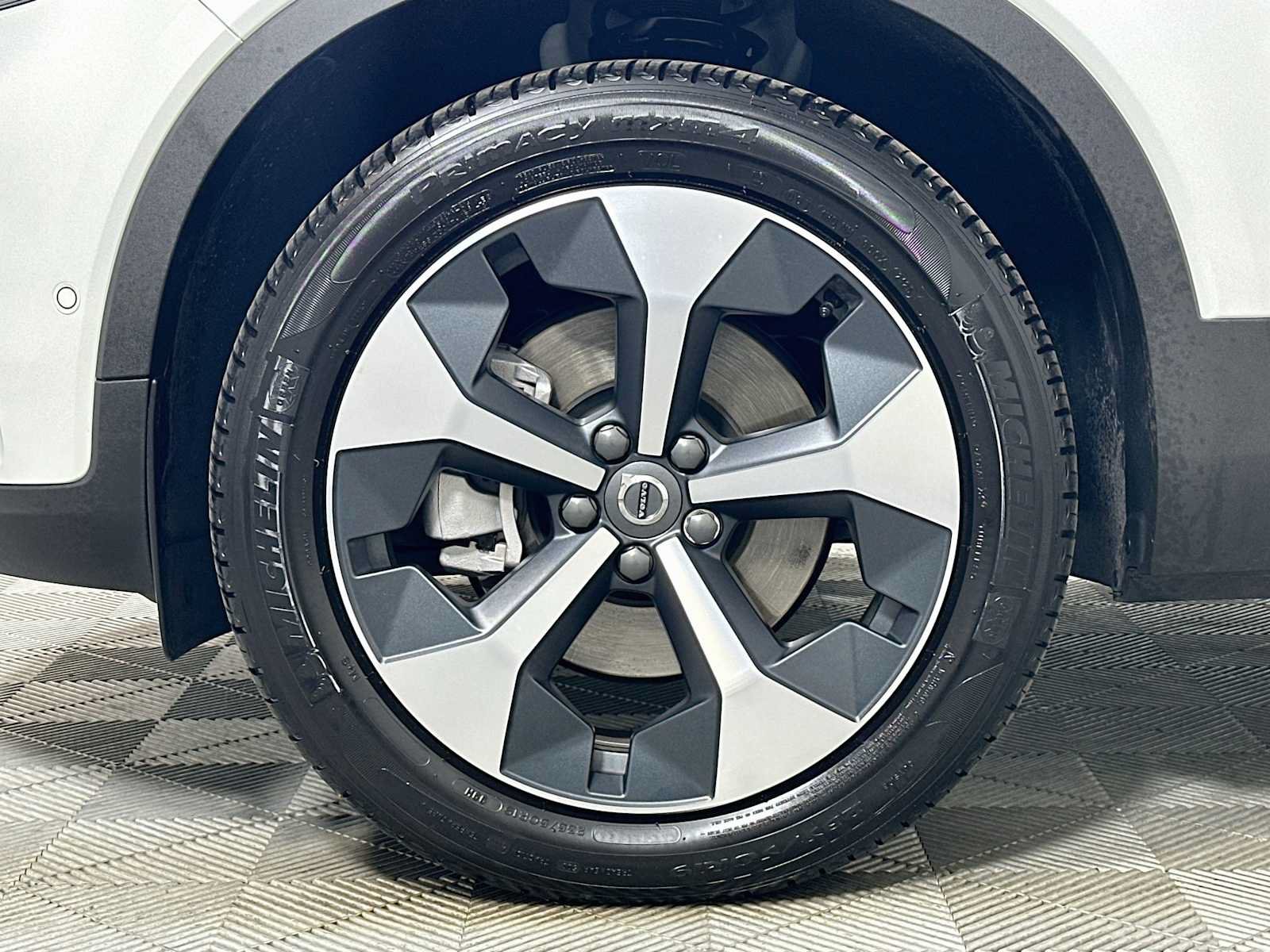 Used 2026 Volvo XC40 B5 Plus w/ Protection Package Premier AWD/4WD image 30