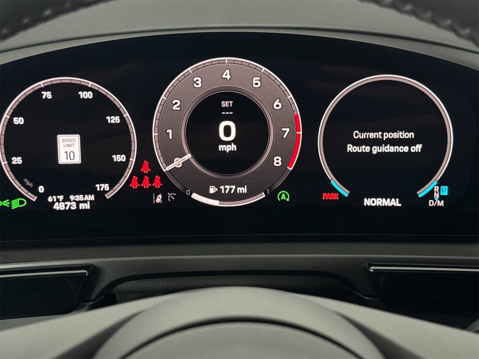 Used 2025 Porsche Cayenne Coupe image 31