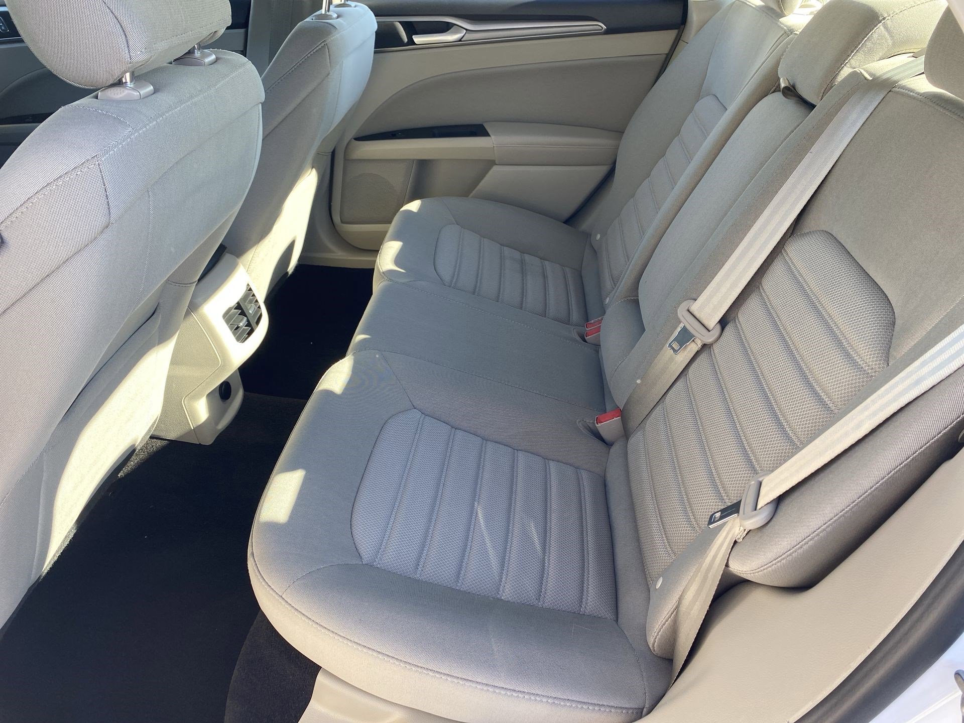 Used 2019 Ford Fusion SE image 27
