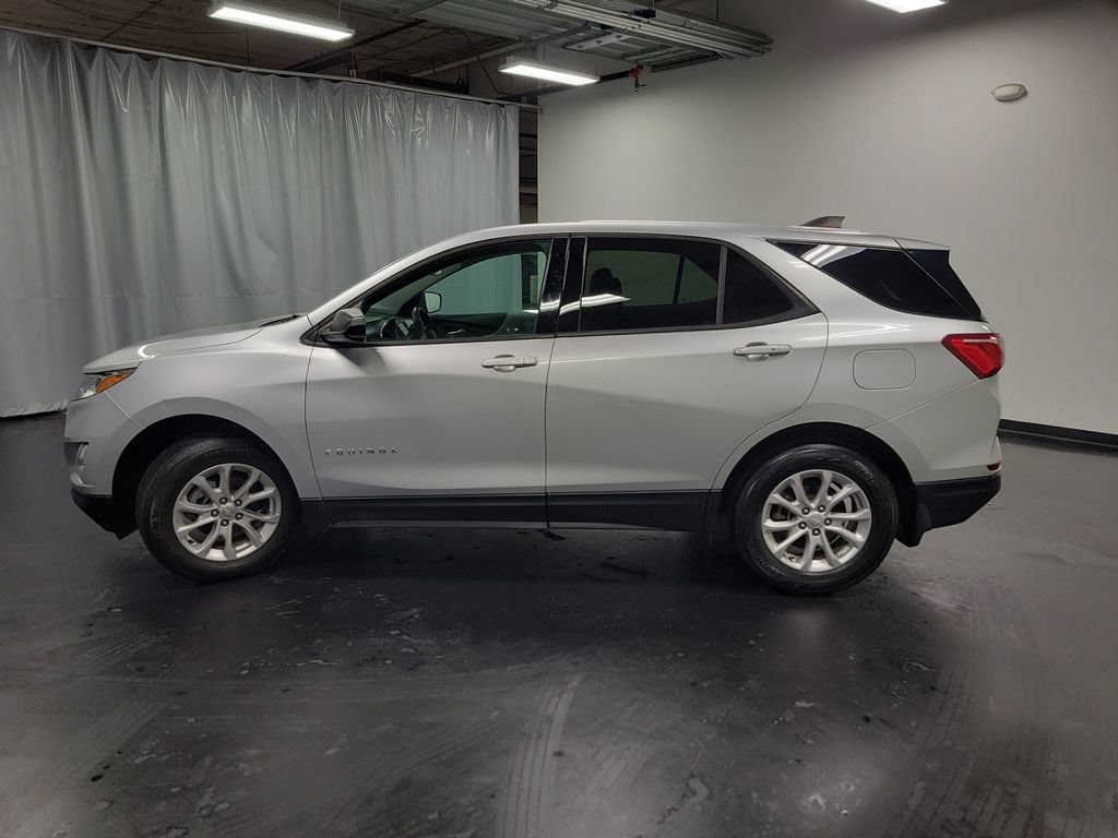Used 2019 Chevrolet Equinox LS w/ LS Convenience Package AWD/4WD image 5