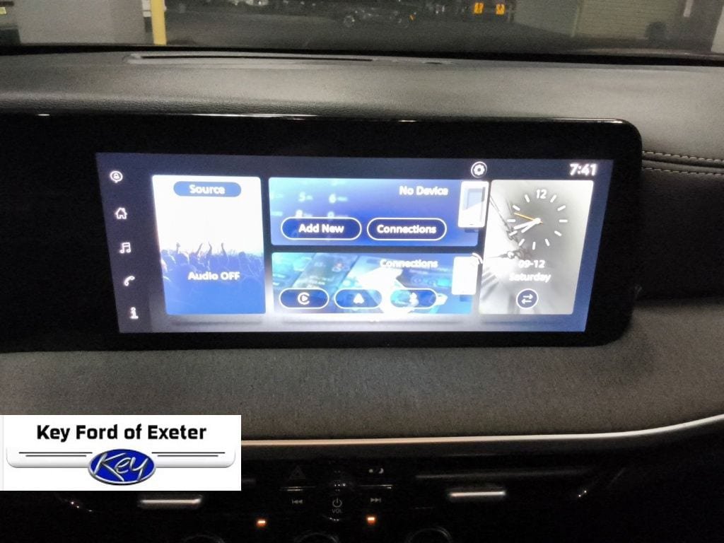 Used 2025 Nissan Kicks SV AWD/4WD image 30