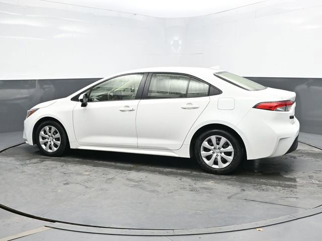 Used 2023 Toyota Corolla LE w/ Carpet Mat Package (TMS) FWD image 4