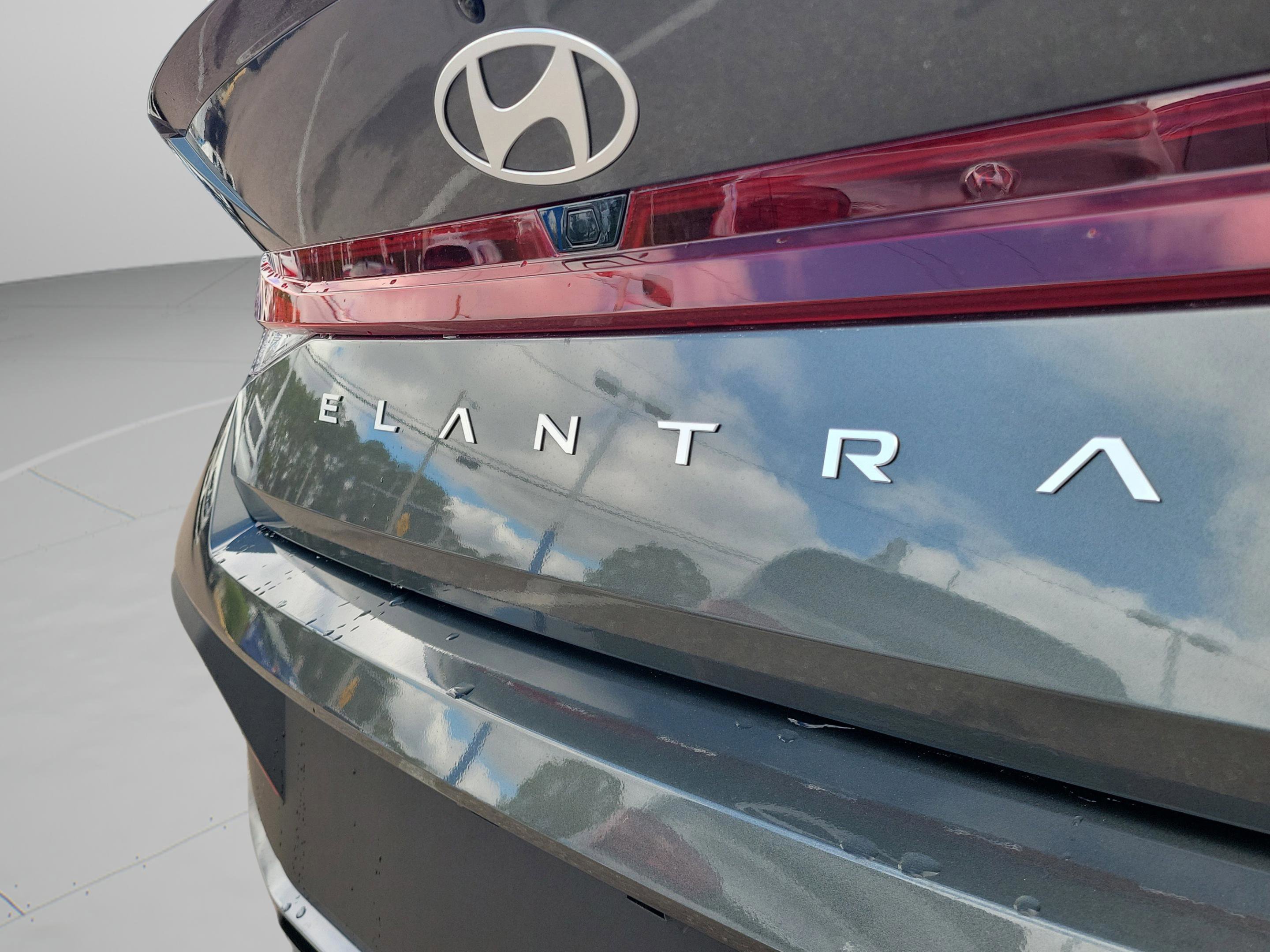 Certified 2025 Hyundai Elantra Sport image 7