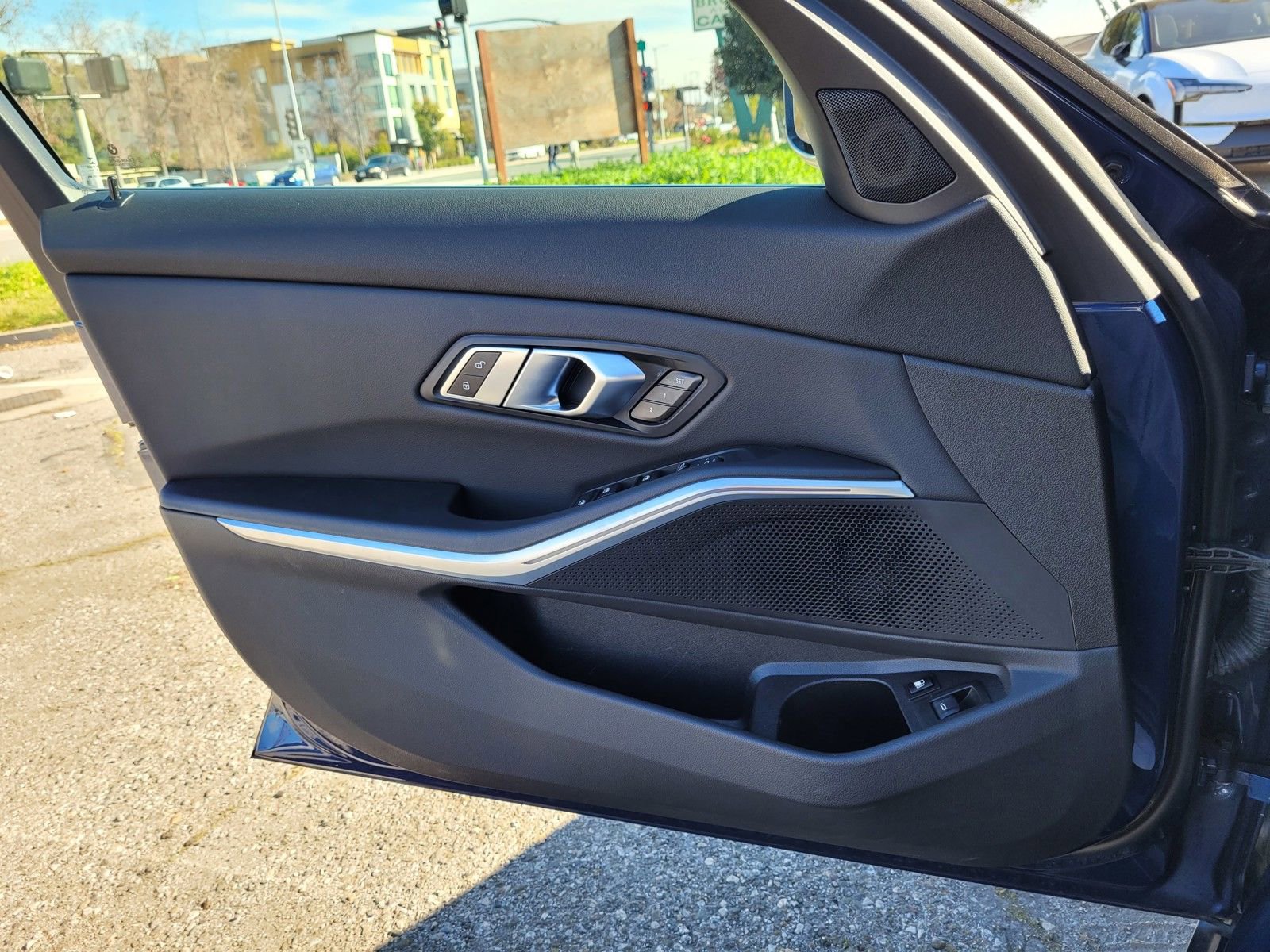 Used 2022 BMW 330e xDrive w/ Premium Package image 15