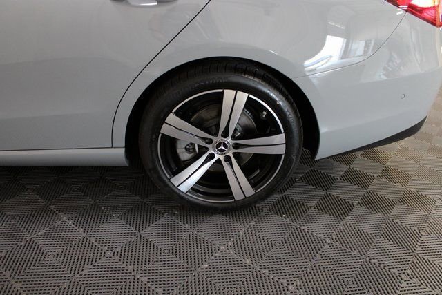 New 2025 Mercedes-Benz C 300 4MATIC Sedan image 8