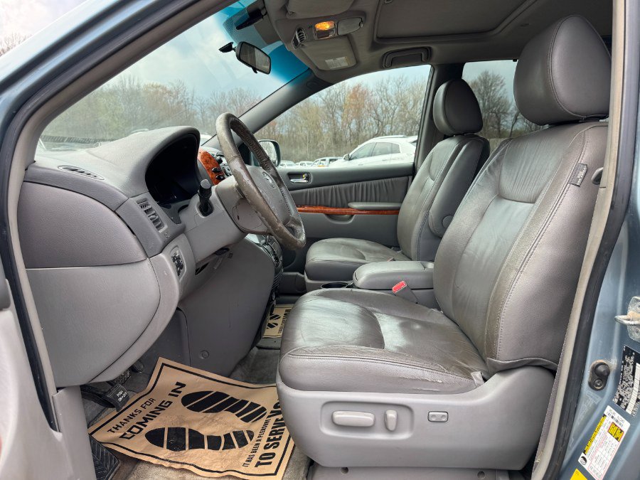 Used 2009 Toyota Sienna XLE FWD image 15