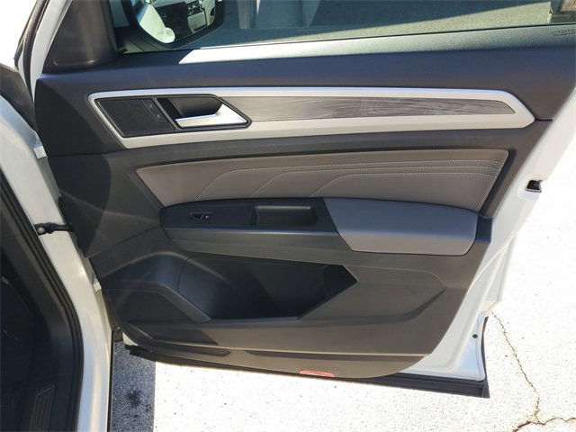 Used 2023 Volkswagen Atlas Cross Sport SE image 36