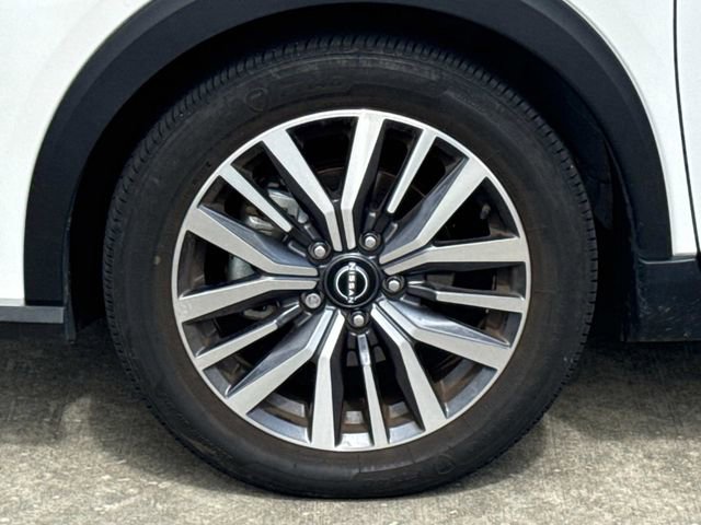 Used 2023 Nissan Kicks SR image 5