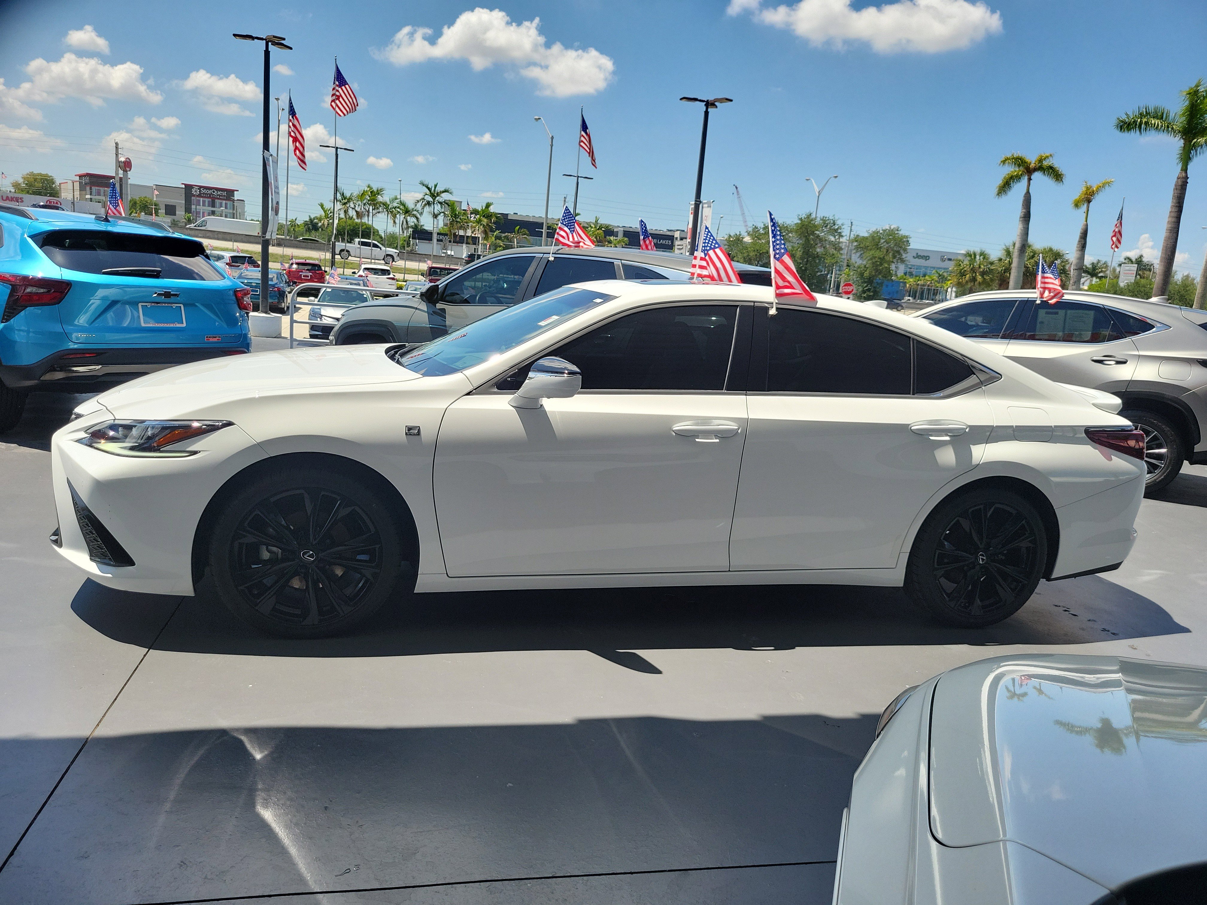 Used 2024 Lexus ES 350 F Sport w/ Accessory Package (Z2) FWD image 7