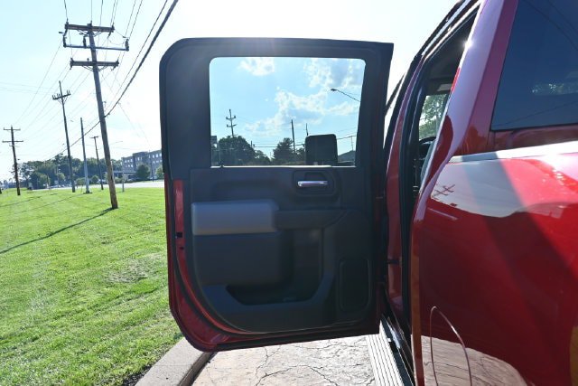 Used 2022 Chevrolet Silverado 2500 LT AWD/4WD image 23