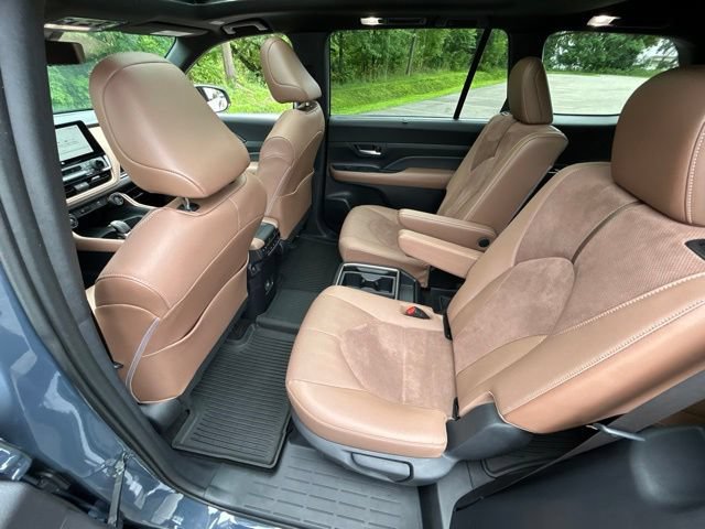 Used 2024 Toyota Grand Highlander AWD Hybrid image 37