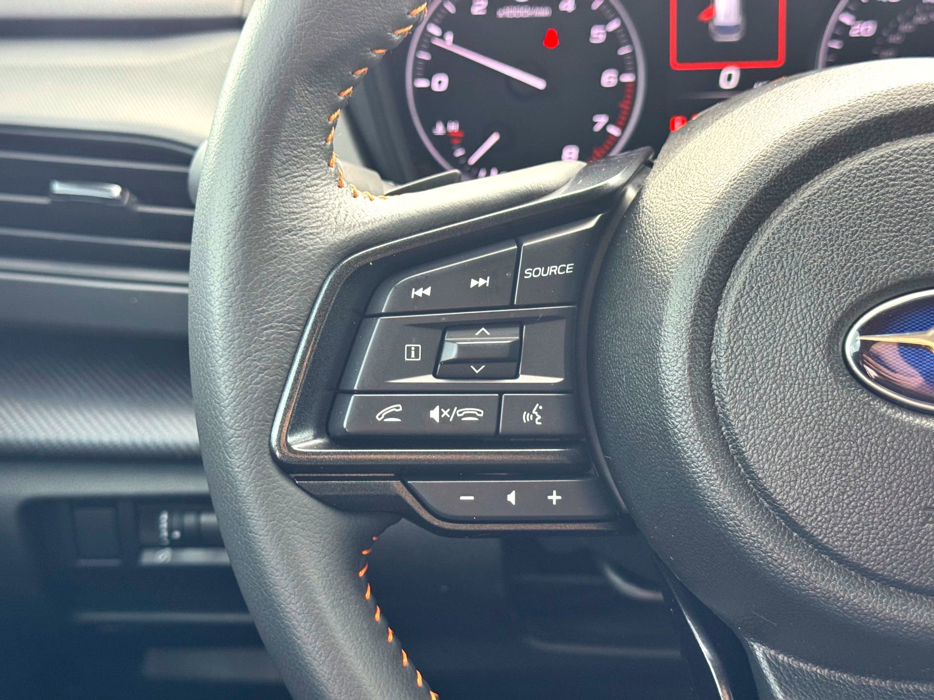 Used 2024 Subaru Crosstrek 2.5i Limited w/ Crosstrek Mirror Package image 25