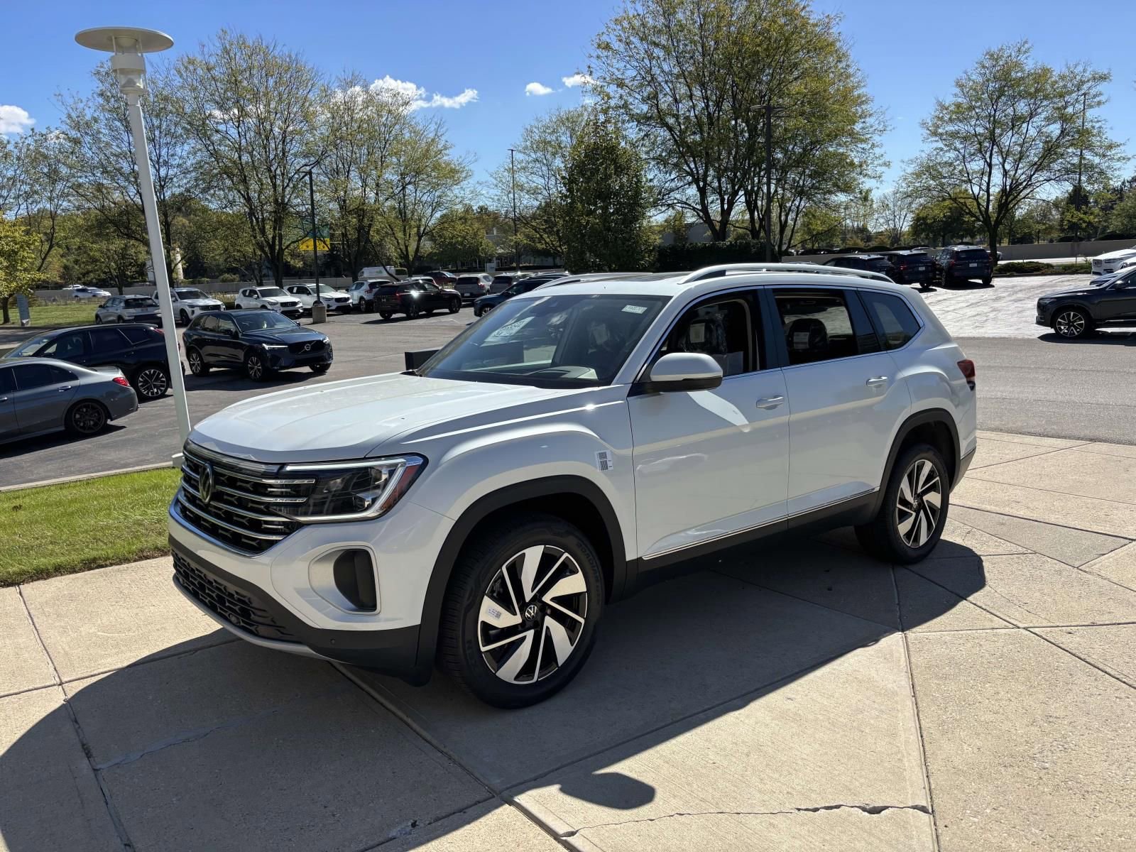 New 2026 Volkswagen Atlas SEL image 3