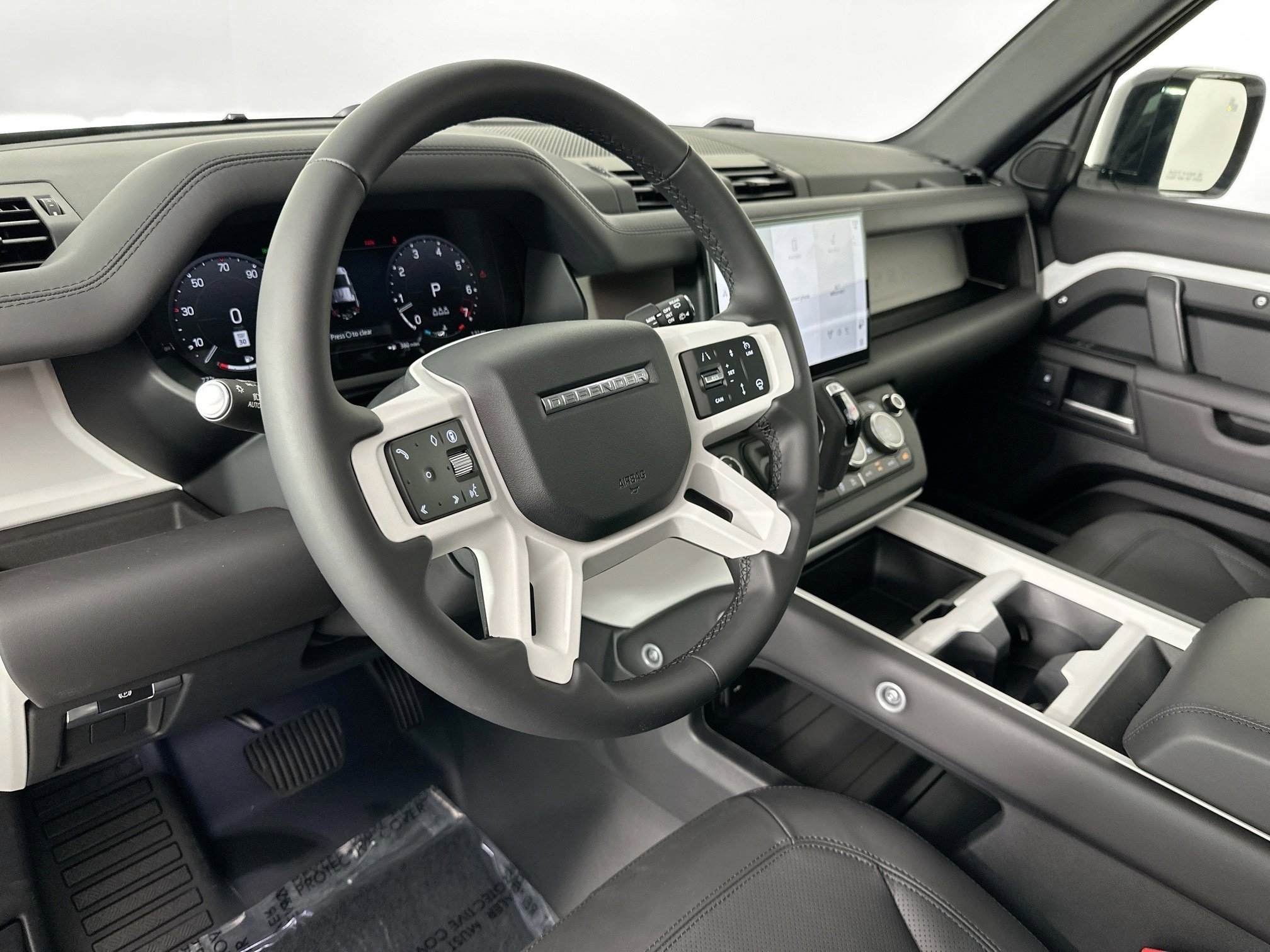 Used 2025 Land Rover Defender 110 S image 10
