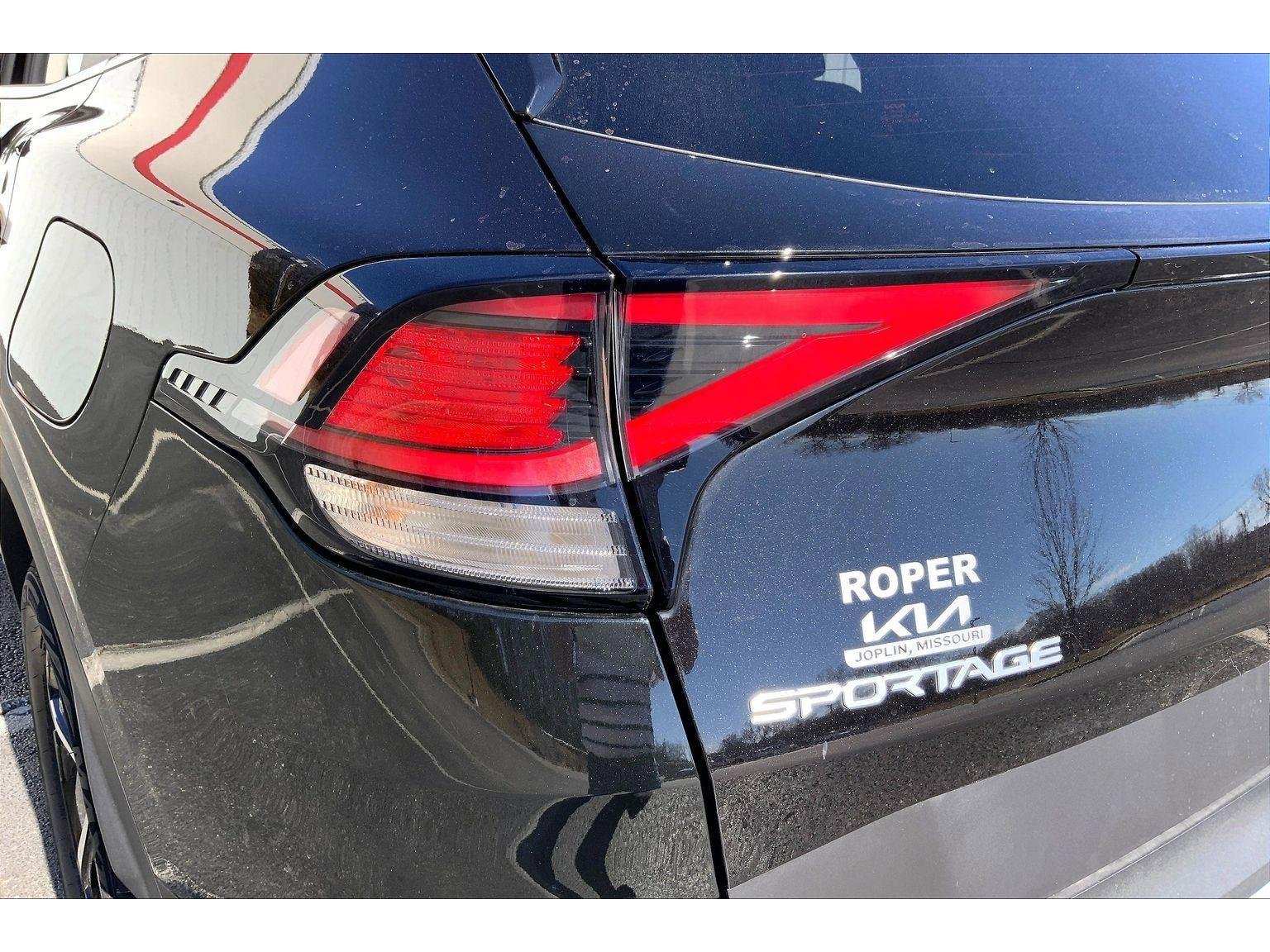 Used 2023 Kia Sportage LX image 24