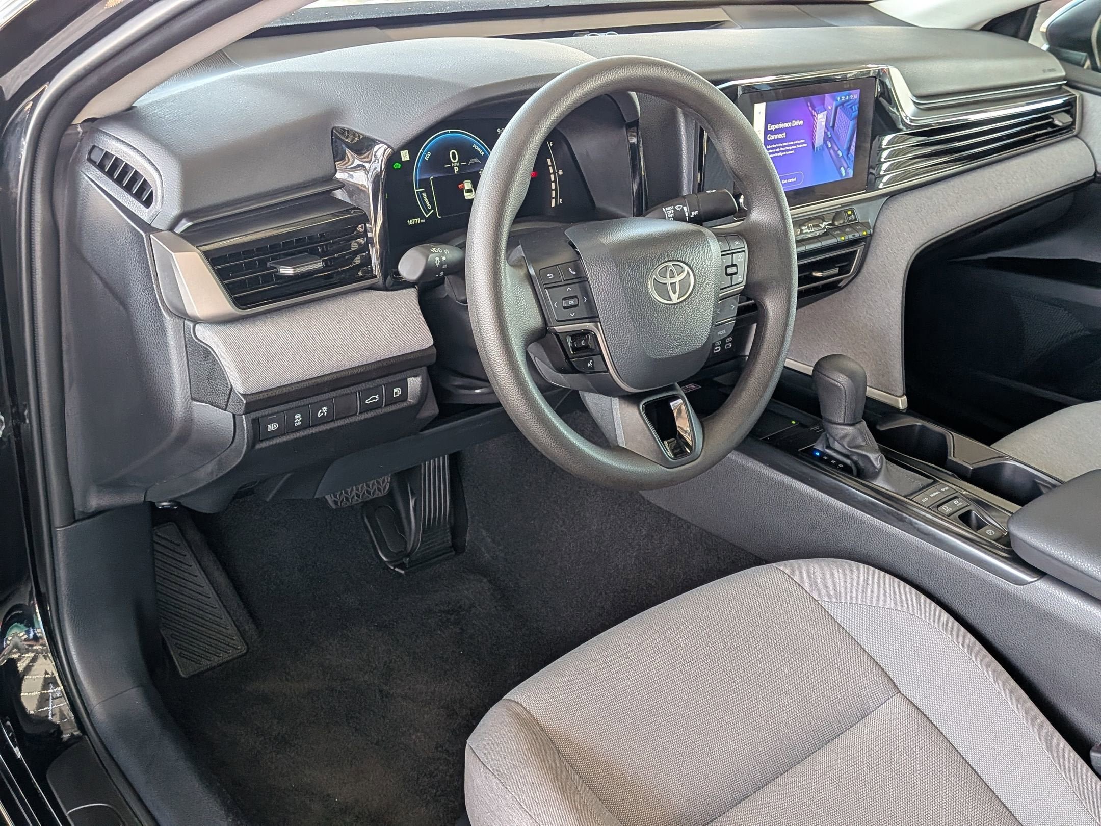Certified 2025 Toyota Camry LE FWD image 13