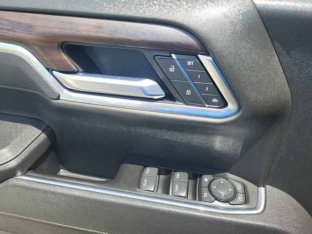 Used 2025 GMC Sierra 1500 SLT AWD/4WD image 26
