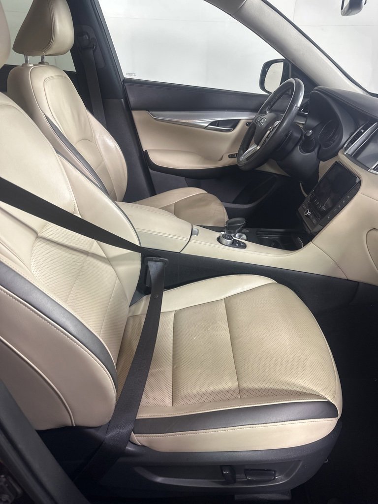 Used 2020 INFINITI QX50 Essential image 4