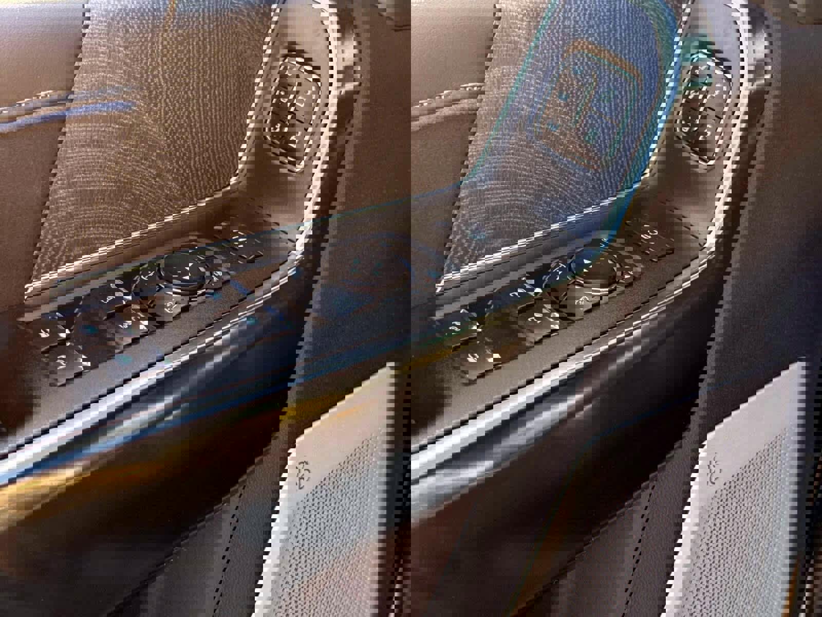 Used 2025 Ford F250 Platinum w/ FX4 Off-Road Package image 25