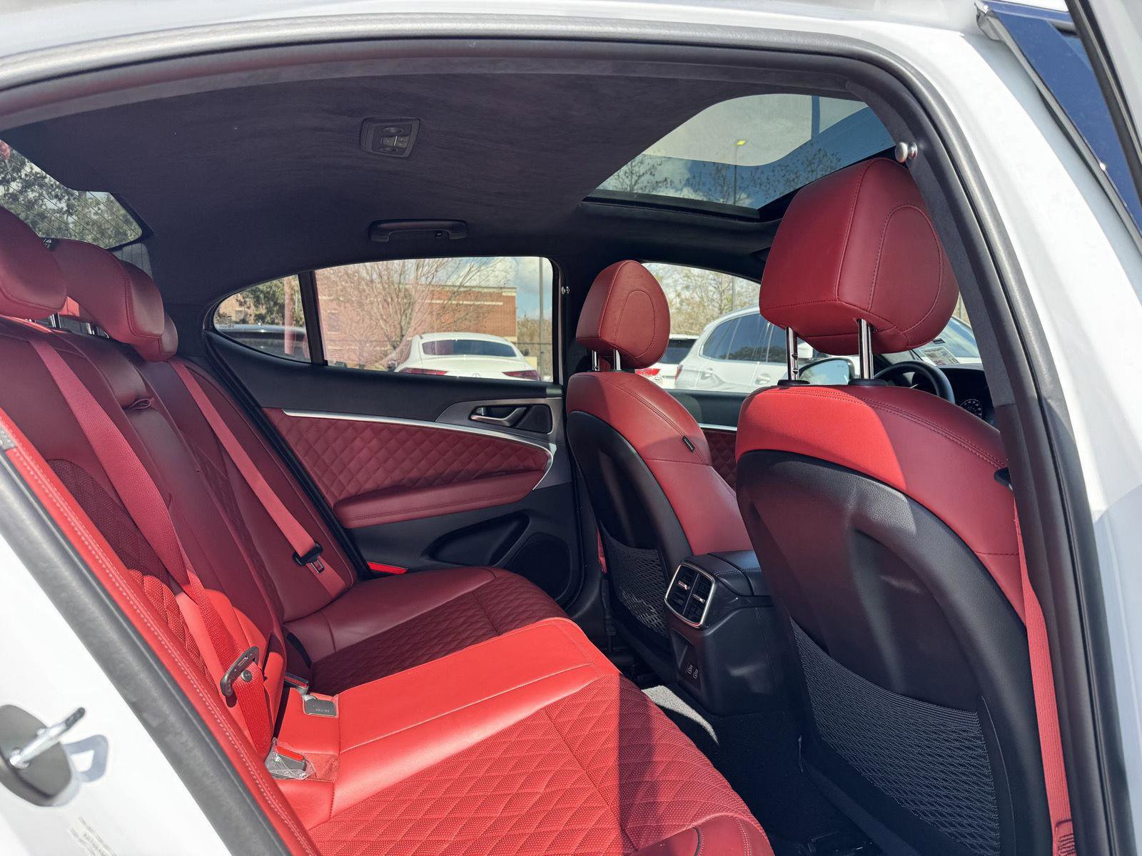 Used 2024 Genesis G70 3.3T Advanced w/ Sport Prestige Package image 27