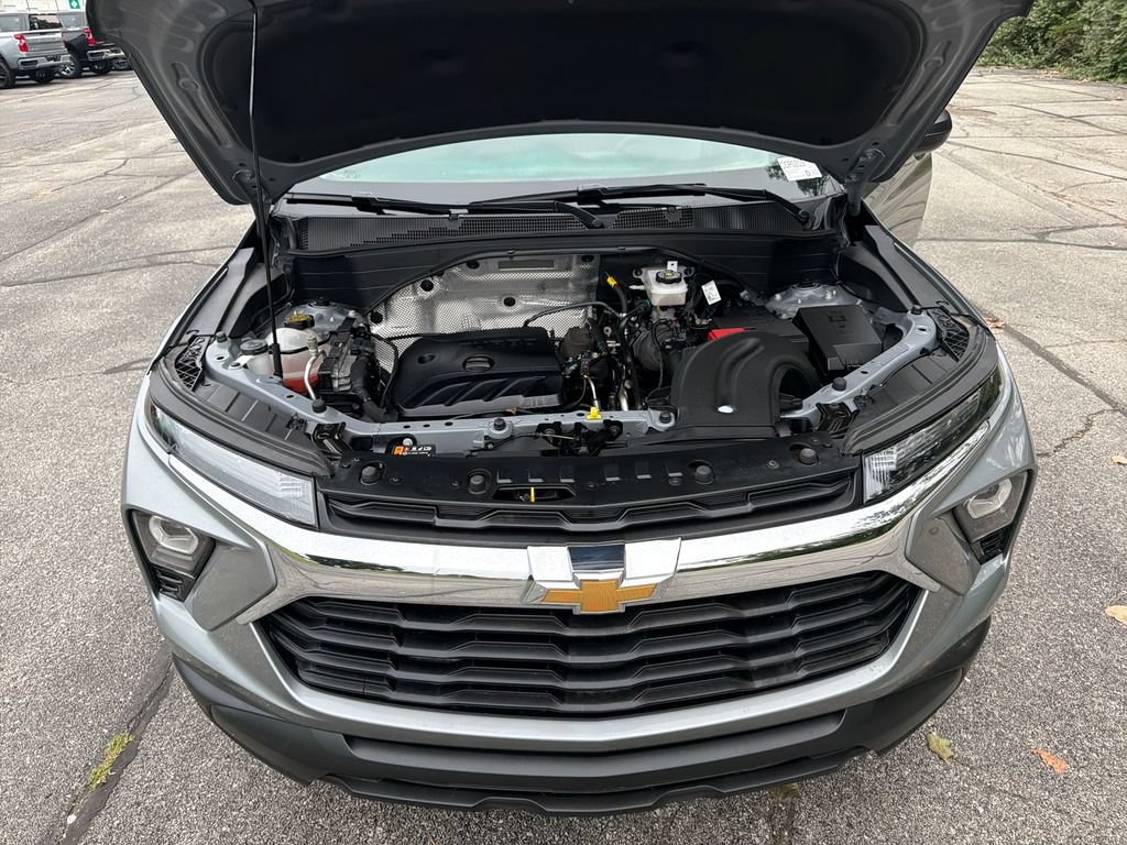 Used 2025 Chevrolet TrailBlazer LS w/ LS Convenience Package FWD image 30