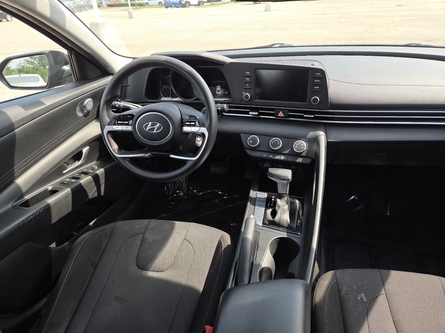 Used 2021 Hyundai Elantra SE FWD image 21