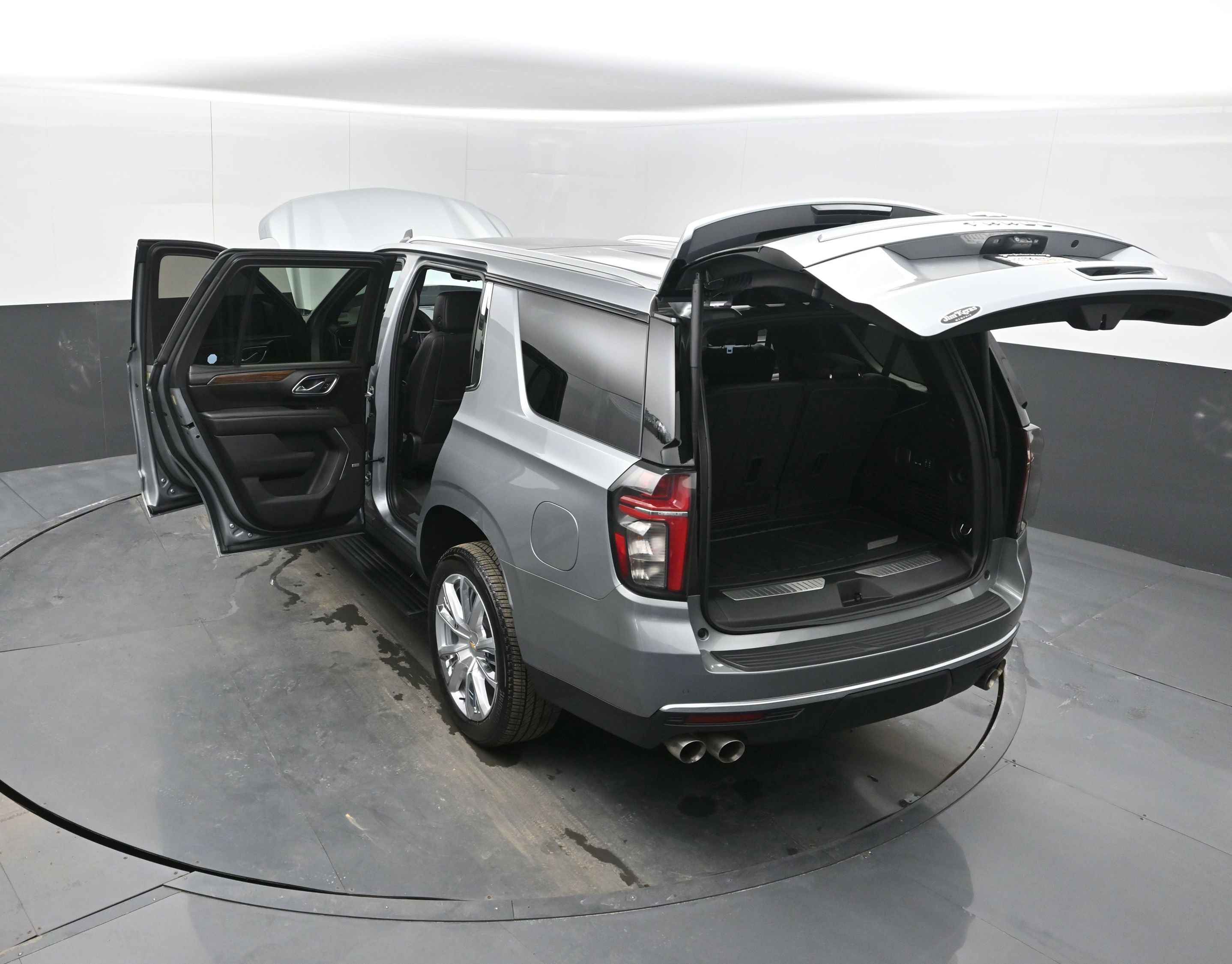 Certified 2024 Chevrolet Tahoe High Country w/ Premium Package image 59