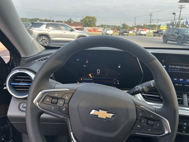 New 2025 Chevrolet Trax LT w/ Sunroof Package image 40