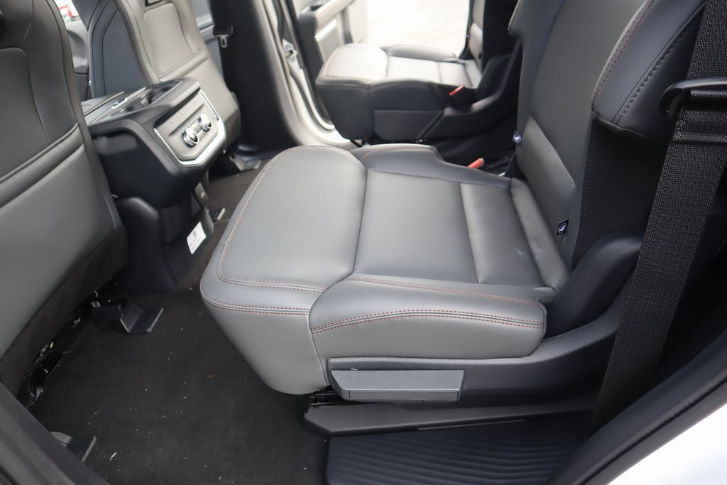 New 2025 Ford Expedition Active image 13